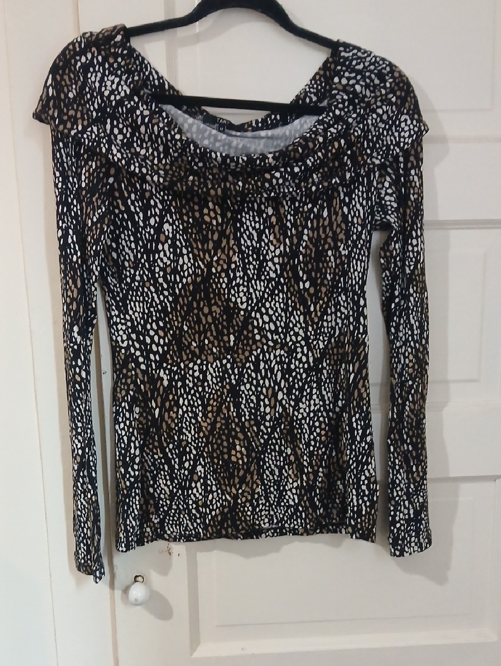 Tart Black, Tan & White Long-Sleeve Printed Top